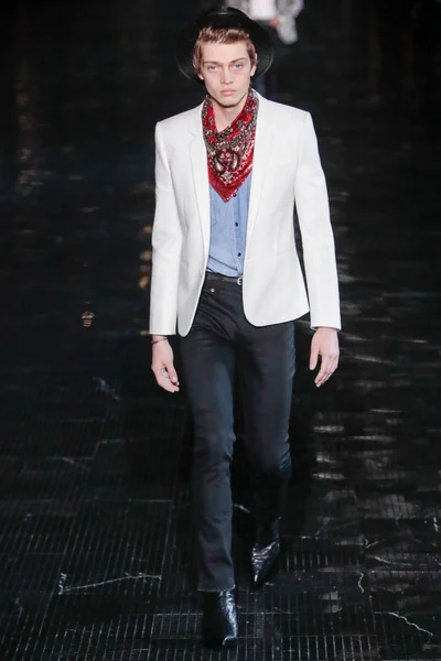 Look 40